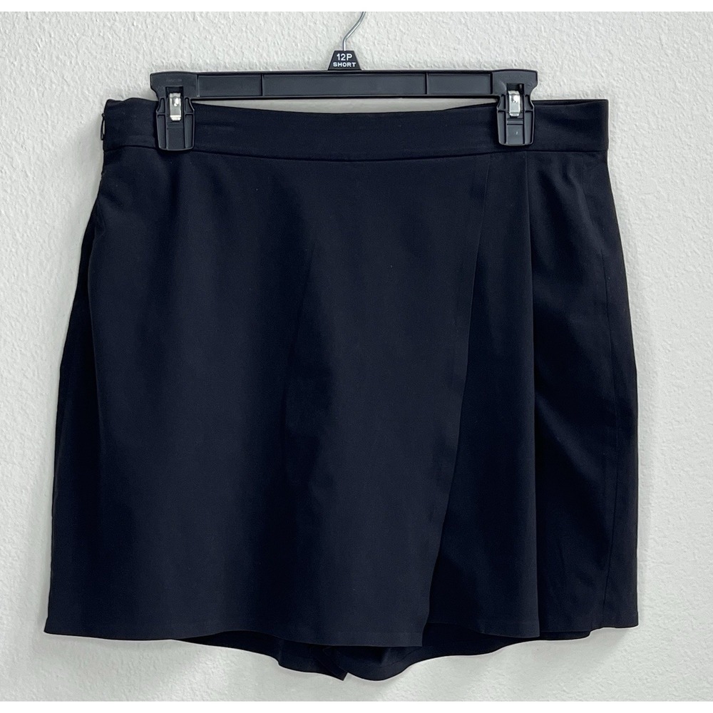 Athleta Women's Faux Wrap Skirt Short Pants Black Size 8 Tennis Pickleball